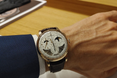 jaeger-lecoultre-duometre-chronograph-moon-karora-luxusora-wrist-shot