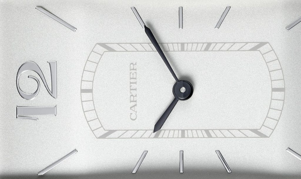 Cartier Tank Cintree dial zoom