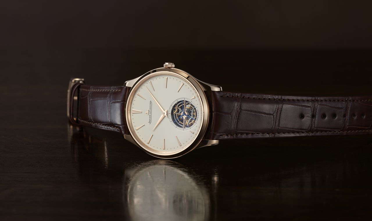 Öltönyóra tourbillonnal
