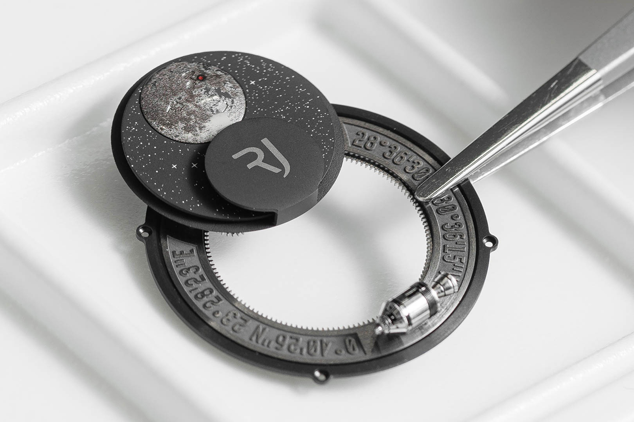 ROMAIN JEROME ARRAW 6919 "ONLY WATCH" MOON DNA. Fotó: Romain Jerome