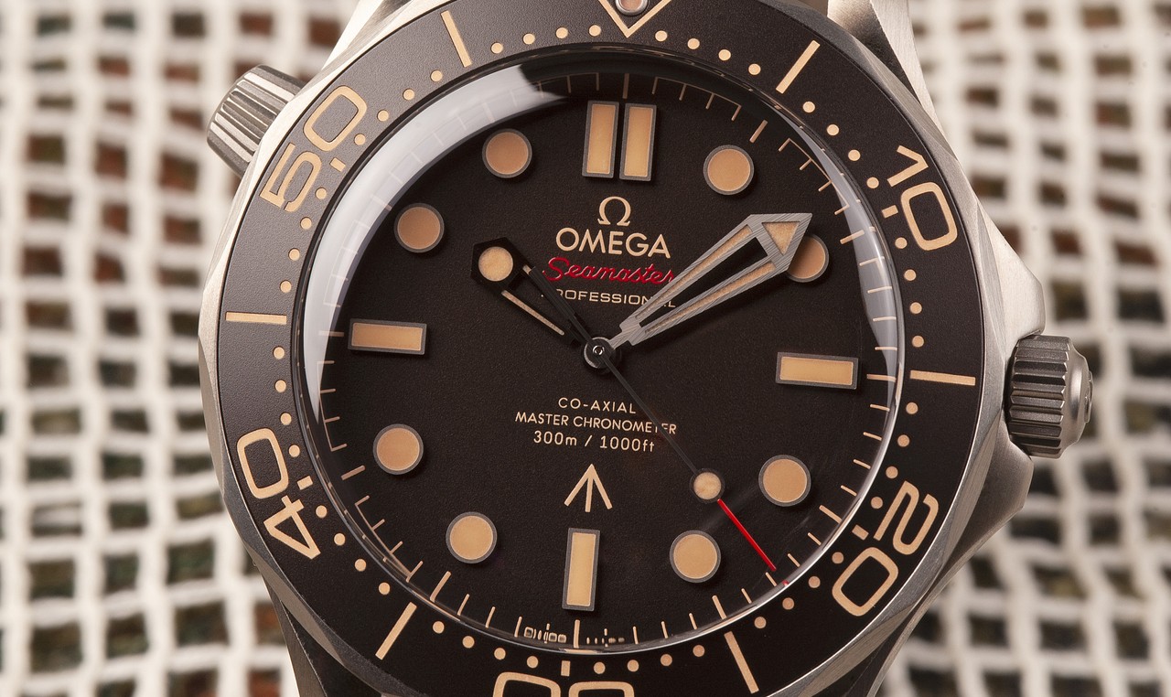 Omega Seamaster Diver 300M 007 Edition