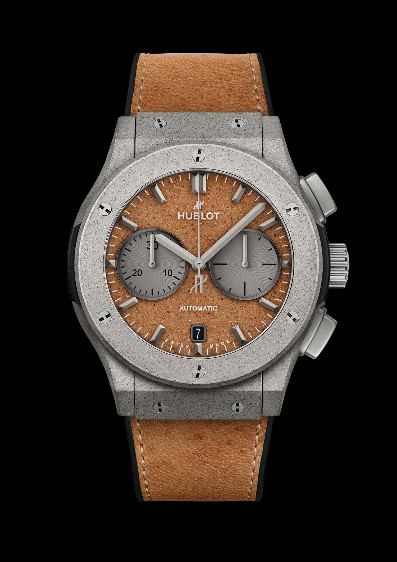 HUBLOT CLASSIC FUSION CHRONOGRAPH CONCRETE SAND. Referenciaszám: 521.XC.0571.VR.UAE21. Forrás: HUBLOT