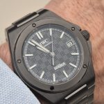 genf-2025-egyszerubb-modellek-kepriport-IWC-Ingenieur-Automatic-42-karora-luxusora-wristshot